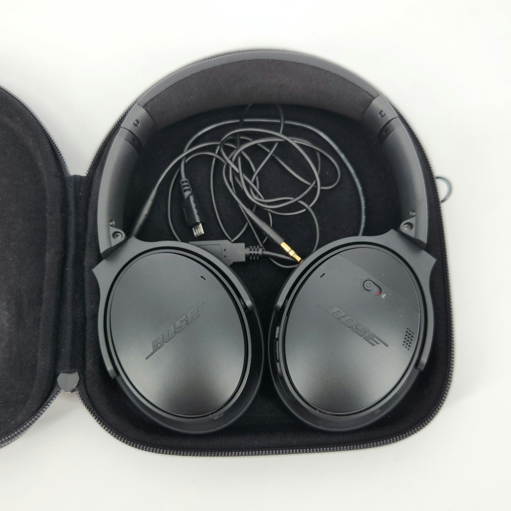 Bose QuietComfort 35 Wireless Noise Cancelling Headphones Black + Case #9